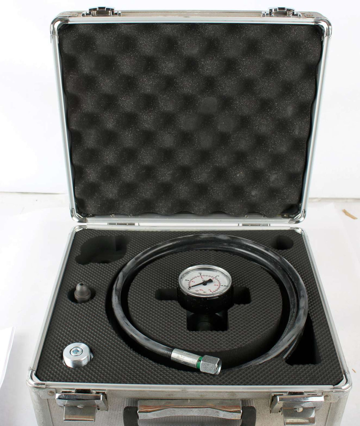 SANY - B260409000374 - NITROGEN CHARGING TOOL