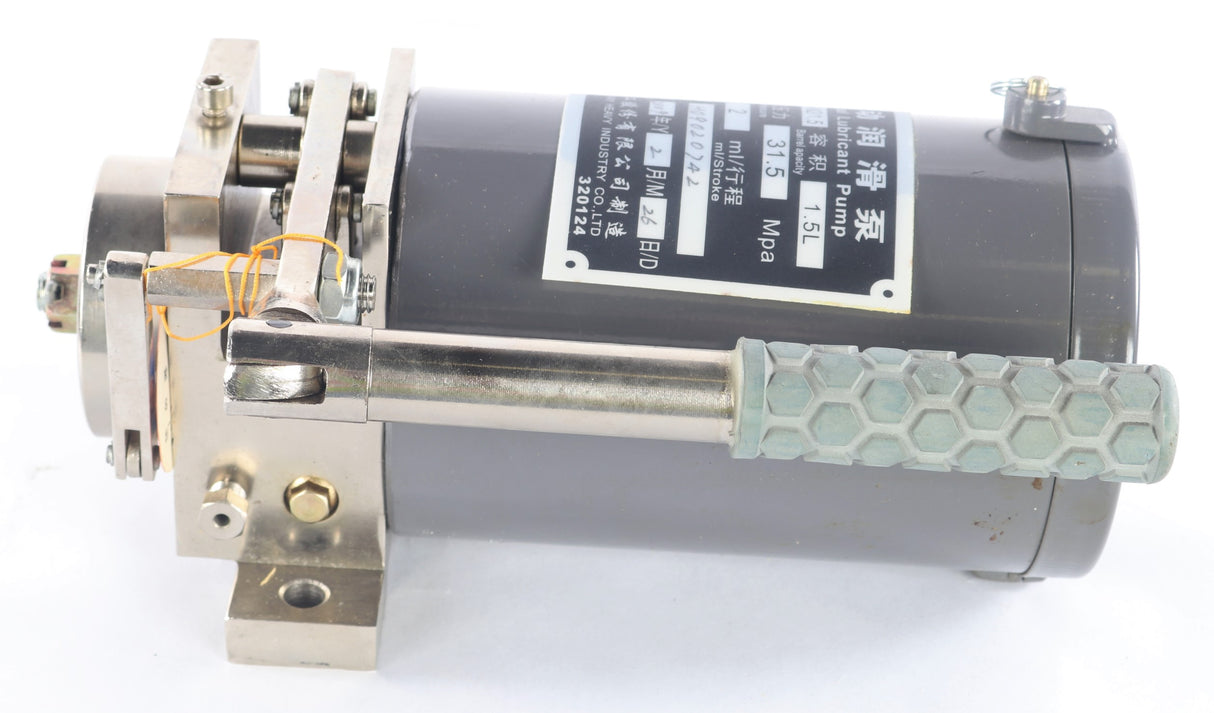 SANY - A220301000353 - MANUAL LUBRICATION PUMP 1.5L