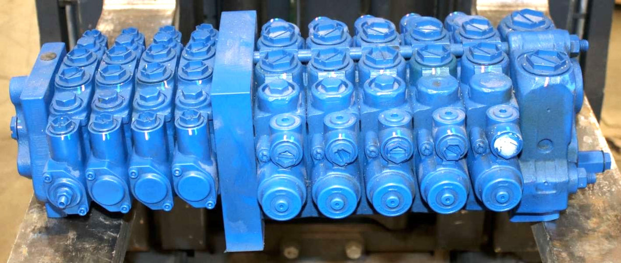 HYUNDAI - 31MQ-10111 - MAIN CONTROL VALVE ASSEMBLY