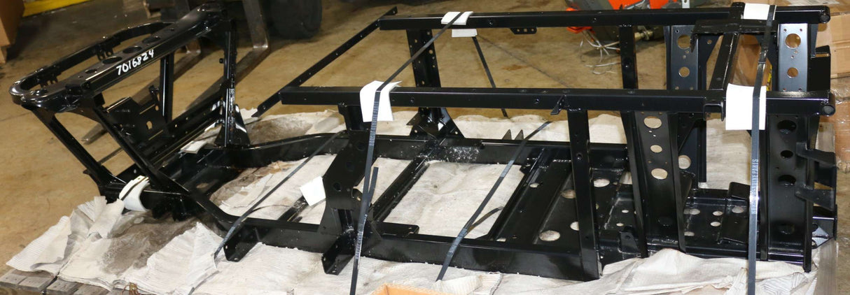 BOBCAT - 7016824 - FRAME MAIN BLK