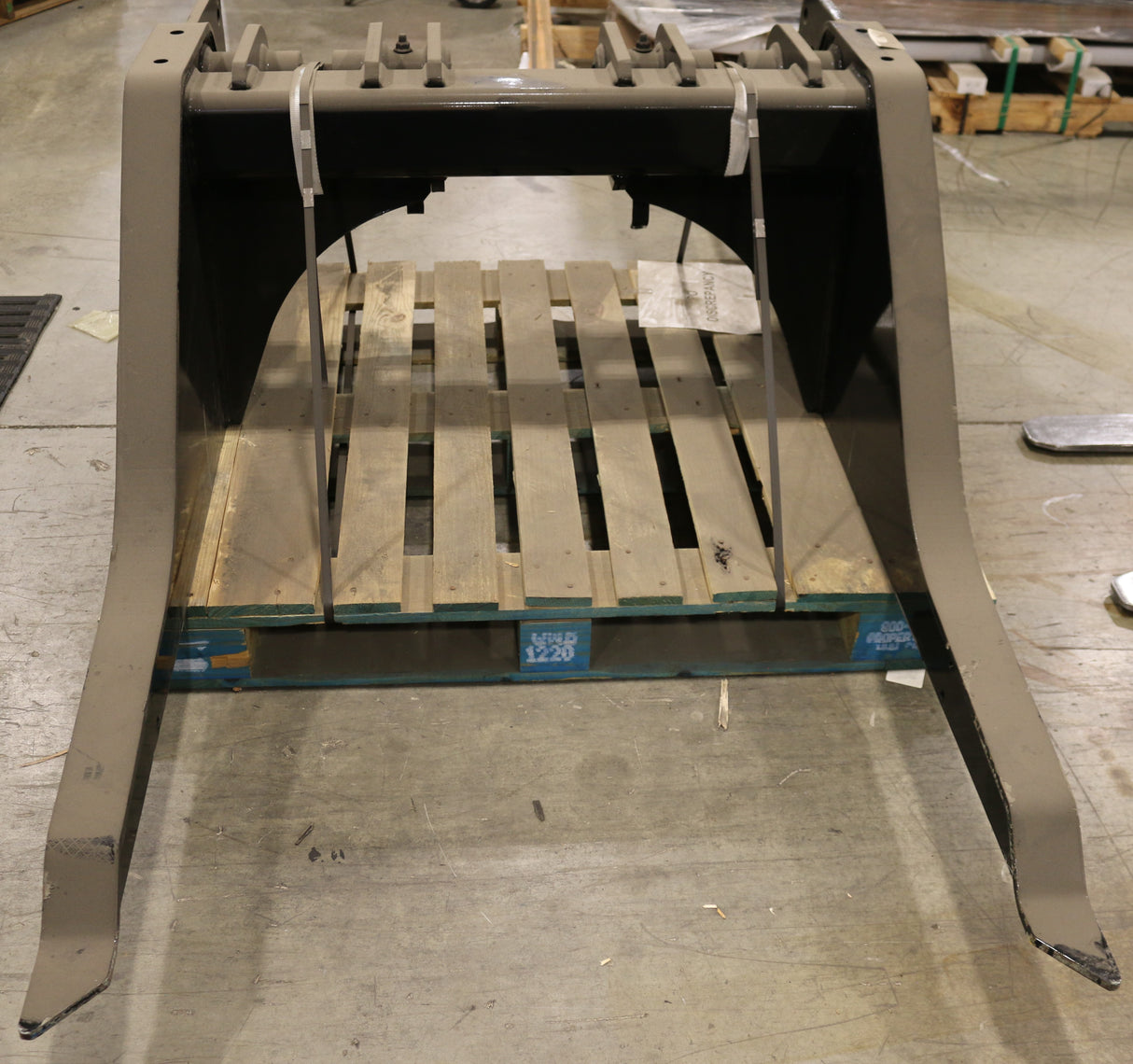 AUTOCAR - A4145027-001 - SOLID RR SUSP 75GAL TNK ACTT