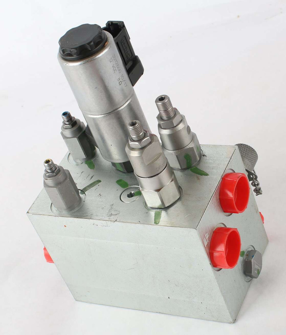 GRADALL - 82133009 - VALVE 12V DC REMOTE STEERING