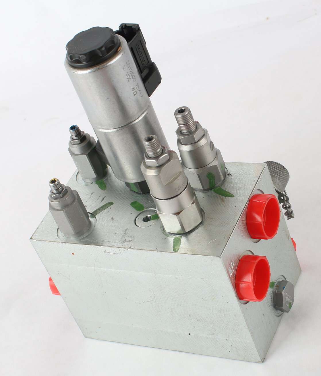 GRADALL - 82133009 - VALVE 12V DC REMOTE STEERING