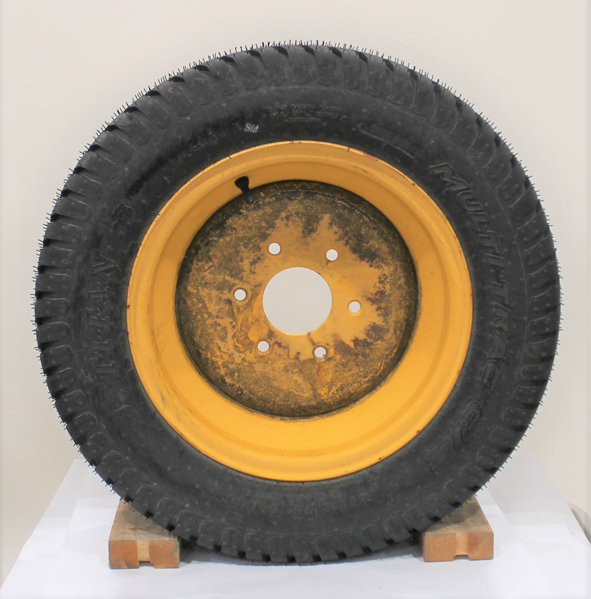 YANMAR - 1A8475-14510 - TIRE 27X10.50-15NHS