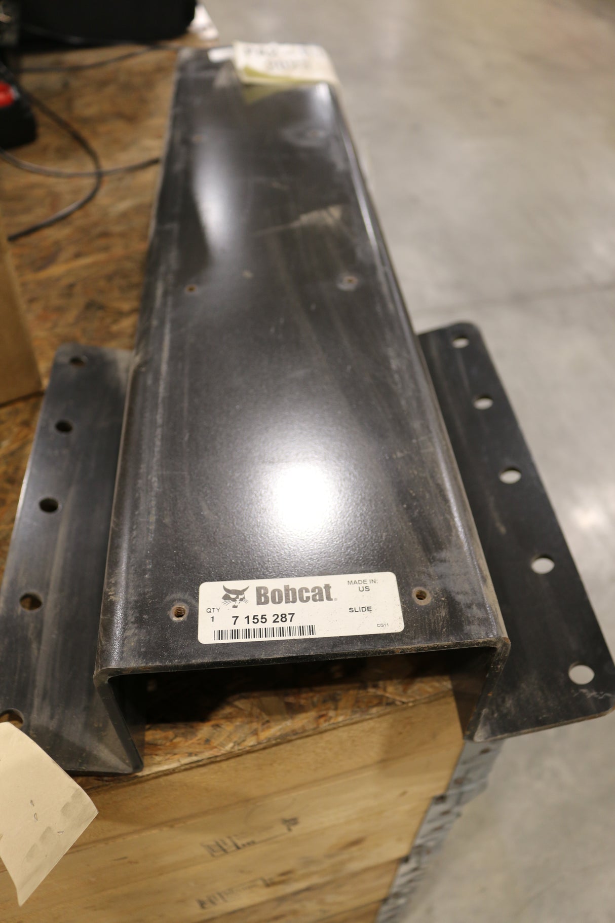 BOBCAT - 7155287 - SLIDE