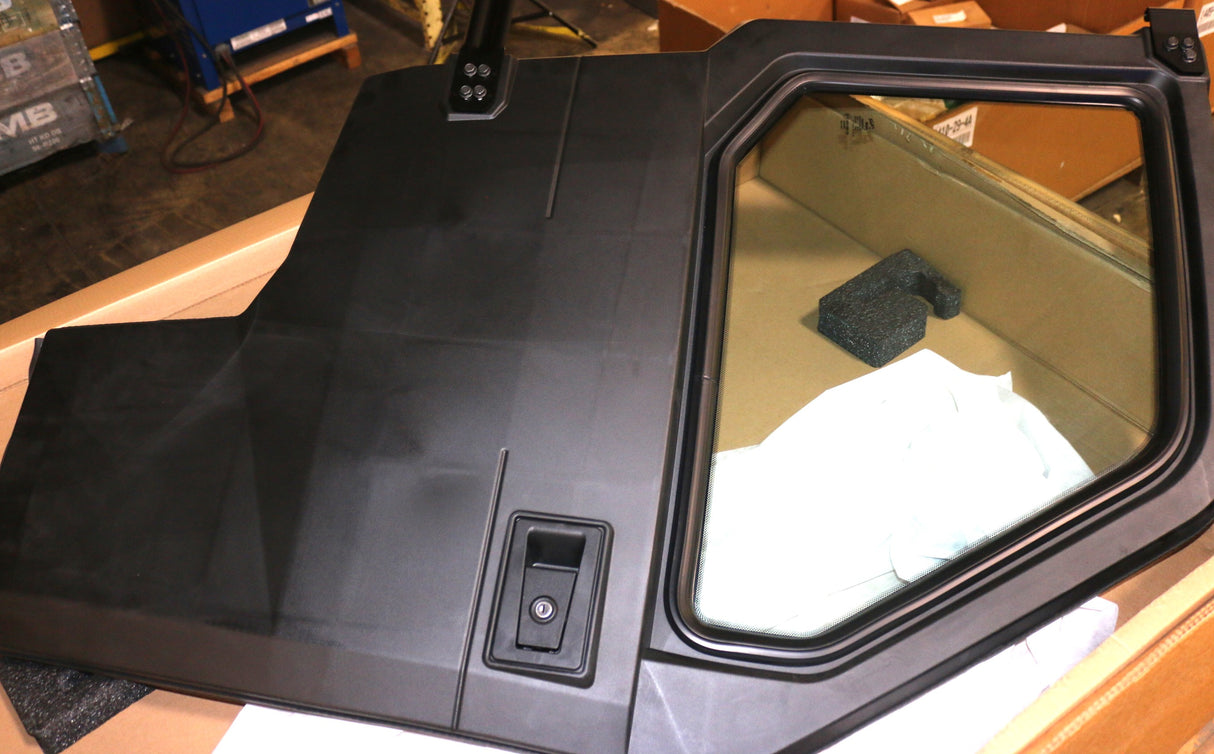 BOBCAT - 7233342 - KIT DOOR FIXED GLASS FITS 3400XL