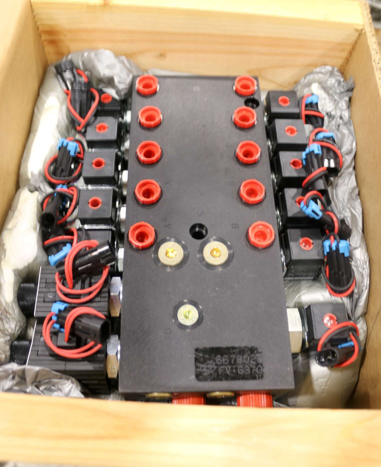 BOBCAT - 6678028 - VALVE ASSY