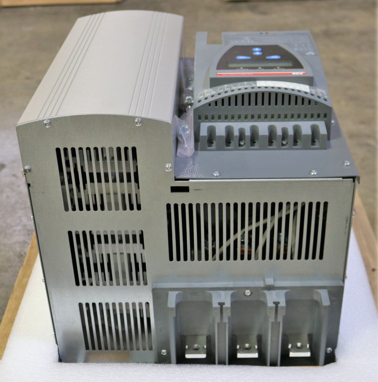 ABB - PSTB370-600-70 - MOTOR CONTROLLER: SOFTSTARTER 370A 208-600VAC