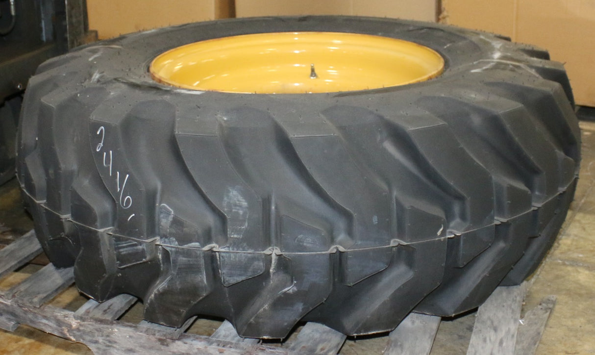 JLG - 1001152416C - TIRE AND WHEEL (LEFT)