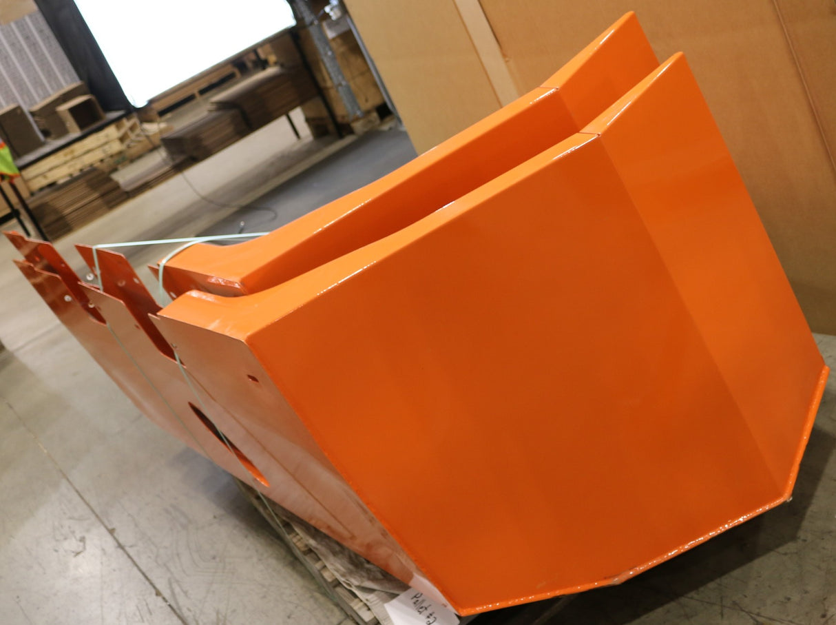 JLG - 1001116667 - HOODENGINE SIDE (OPEN)