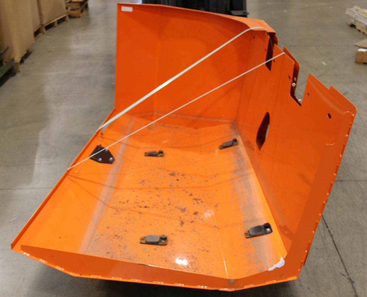 JLG - 1001116667 - HOODENGINE SIDE (OPEN)