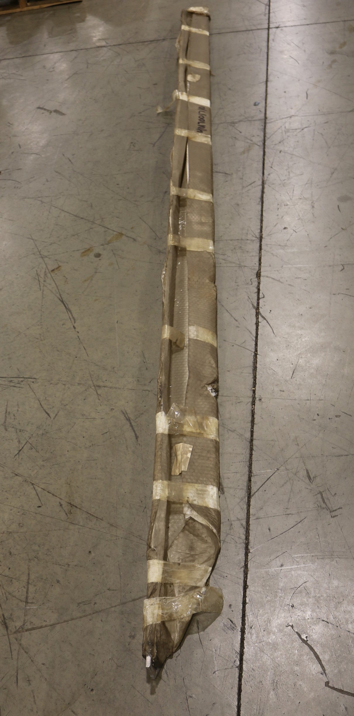 JLG - 4017001710 - ANGLE EXTRUSION x 136.75 RR RH