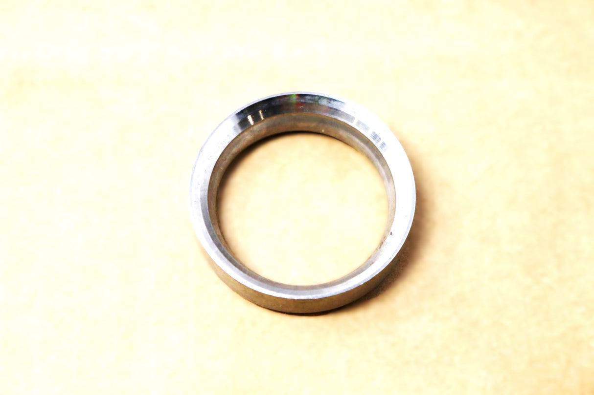 JLG - 70116000 - VALVE SEAT INSERT
