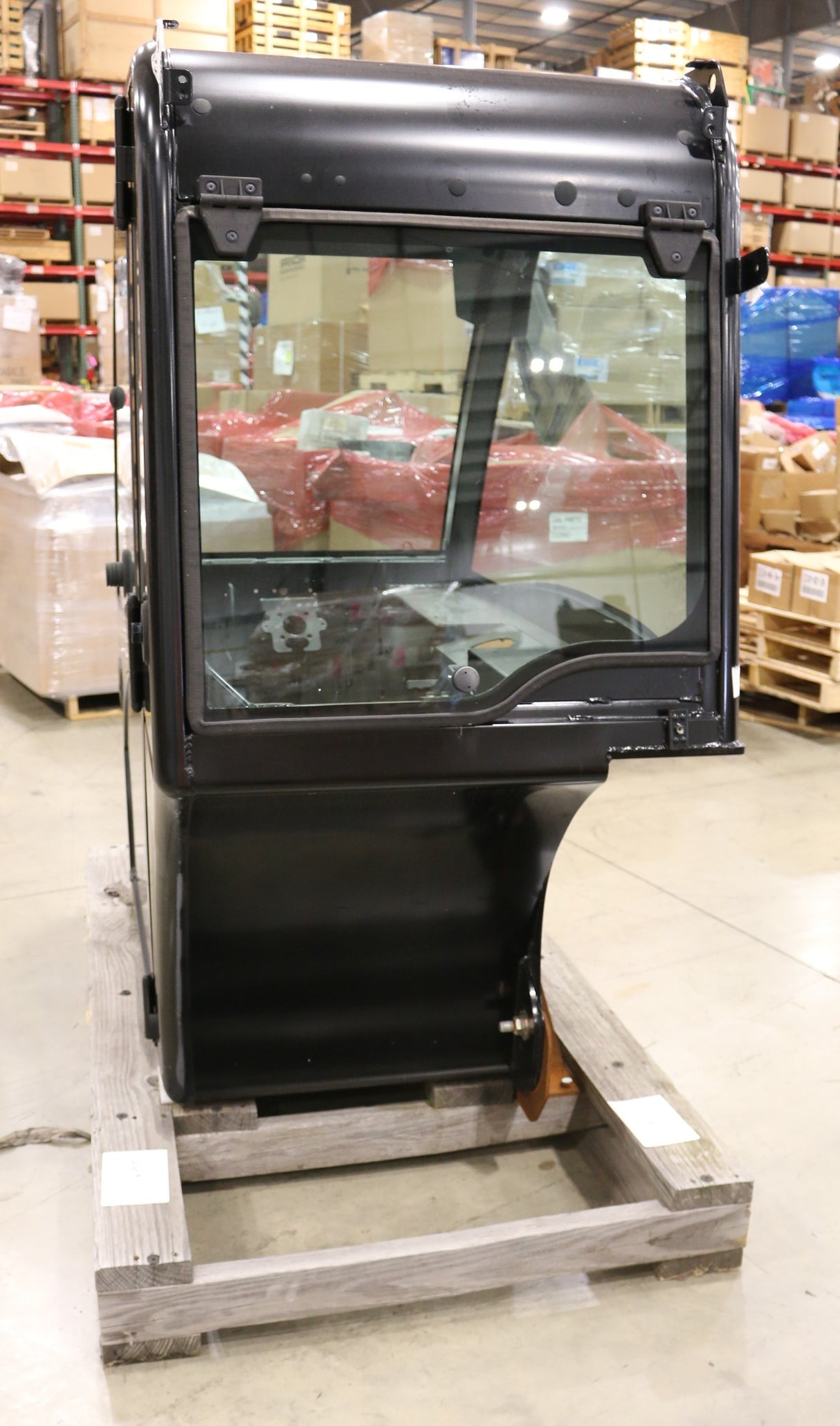 JLG - 1001208619 - INSTALLDOOR CAB GLASS (CAT)