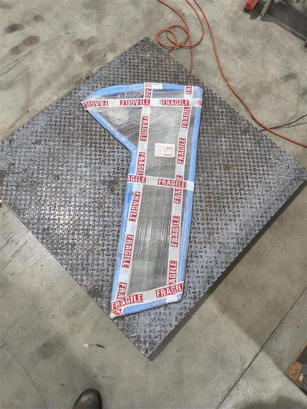 JLG - 1001278398 - WINDOWLOWER DOOR GLASS