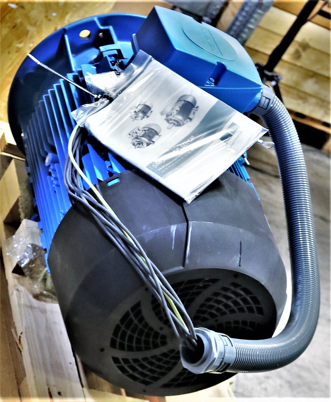 SIEMENS - 1AV3164A-1PC31041DA400FA2 - ELECTRIC MOTOR 18.5kW 575V 60Hz