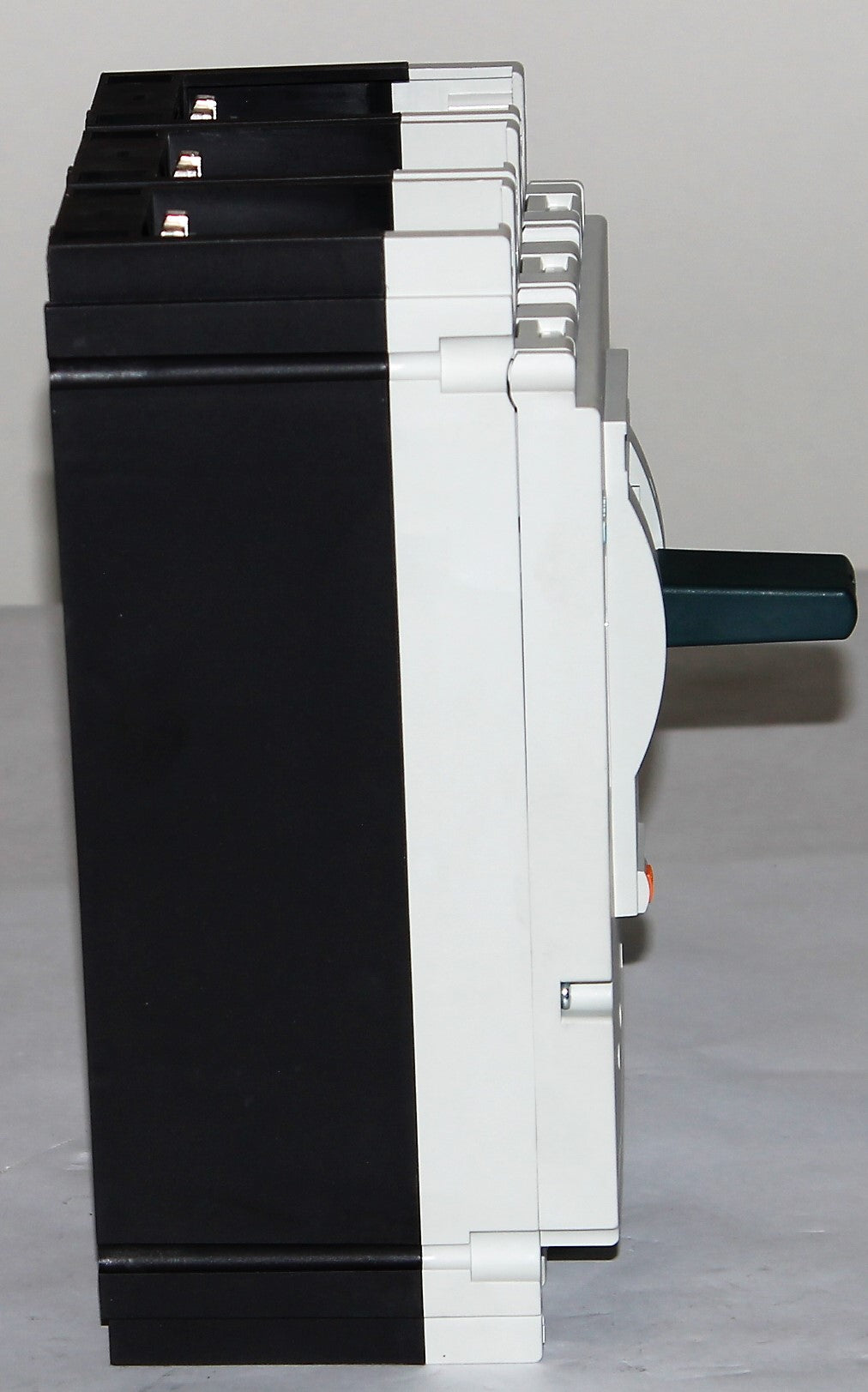 CHINT - NM8-400S/400/3 - CIRCUIT BREAKER