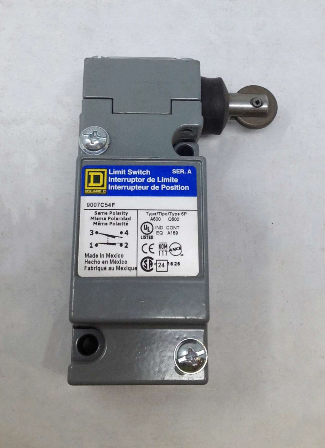 SQUARE D - 9007C54F - LIMIT SWITCH 600V 10A ROLLER SNAP ACTION