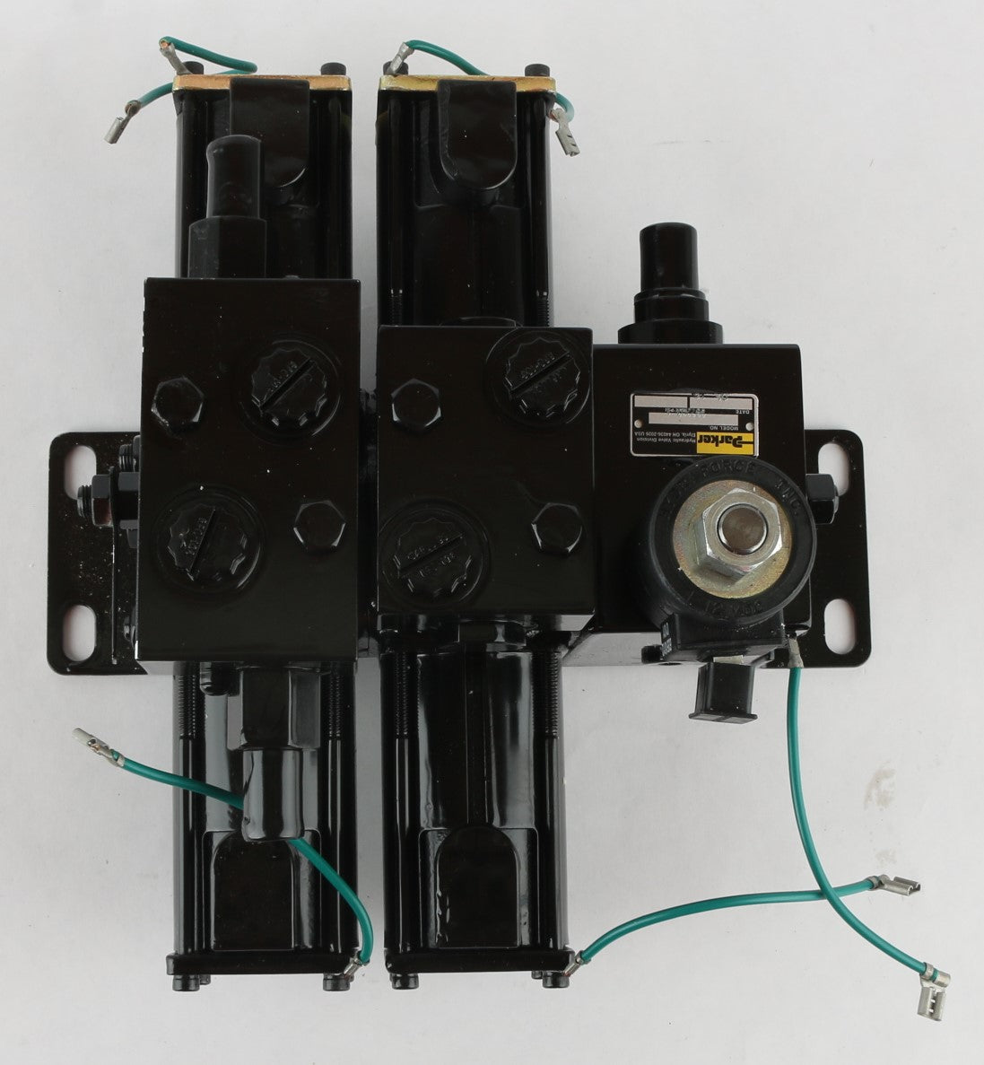 JLG - 4640947 - VALVE 3 POS 4 WAY