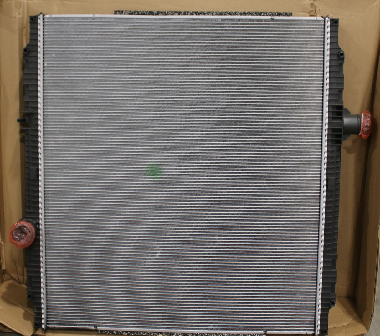 KENWORTH (PACCAR) - N3800003 - RADIATOR