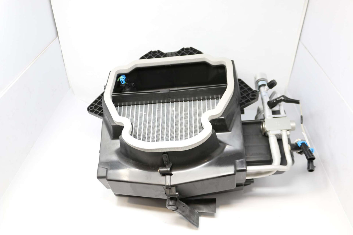 NAVISTAR - 3670125P94 - AIR CONDITIONER ASSEMBLY