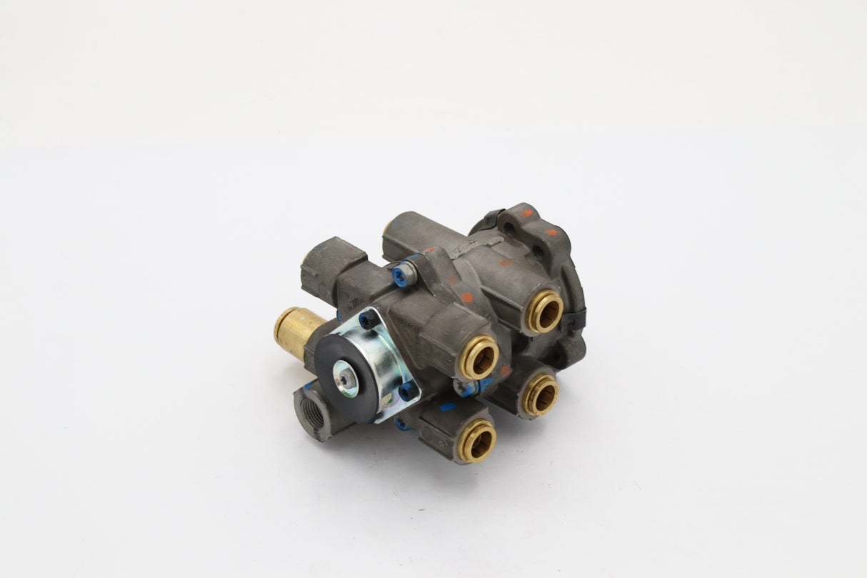 BENDIX - 800599 - BRAKE TREADLE VALVE (NO PEDAL)