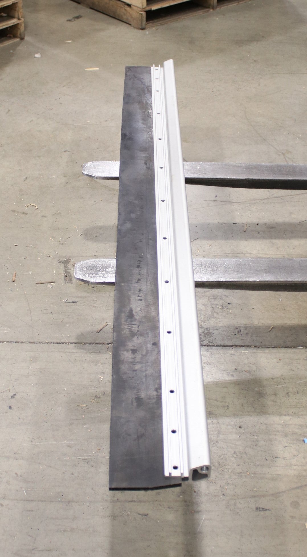 DYNAPAC - 4700391235 - SCRAPER BLADE