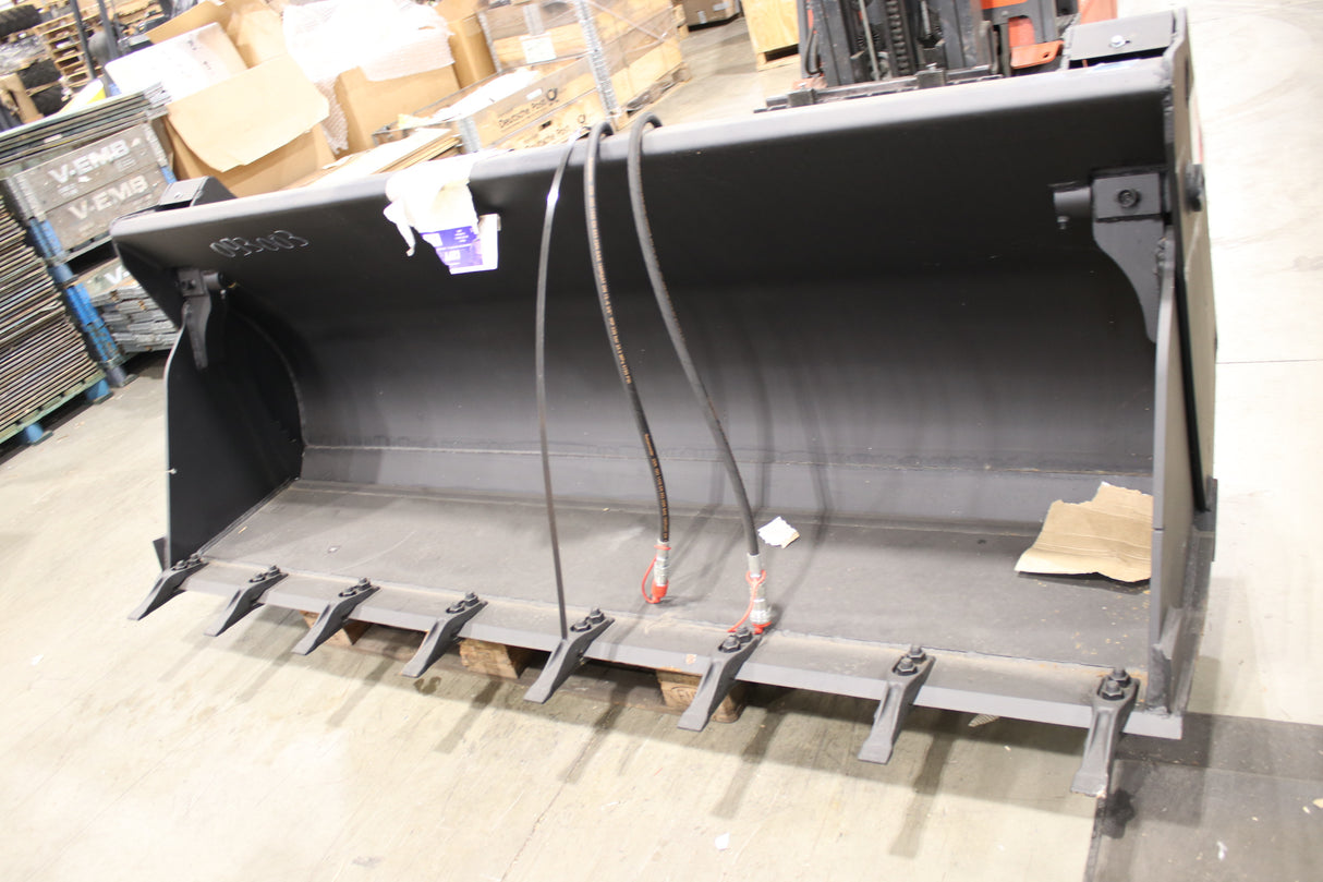 JLG - 0930003 - BUCKET- 4 IN 1- 1.0 CU M