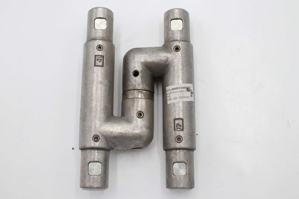 JLG - 70020102 - HINGE FITTING- RIGHT HAND