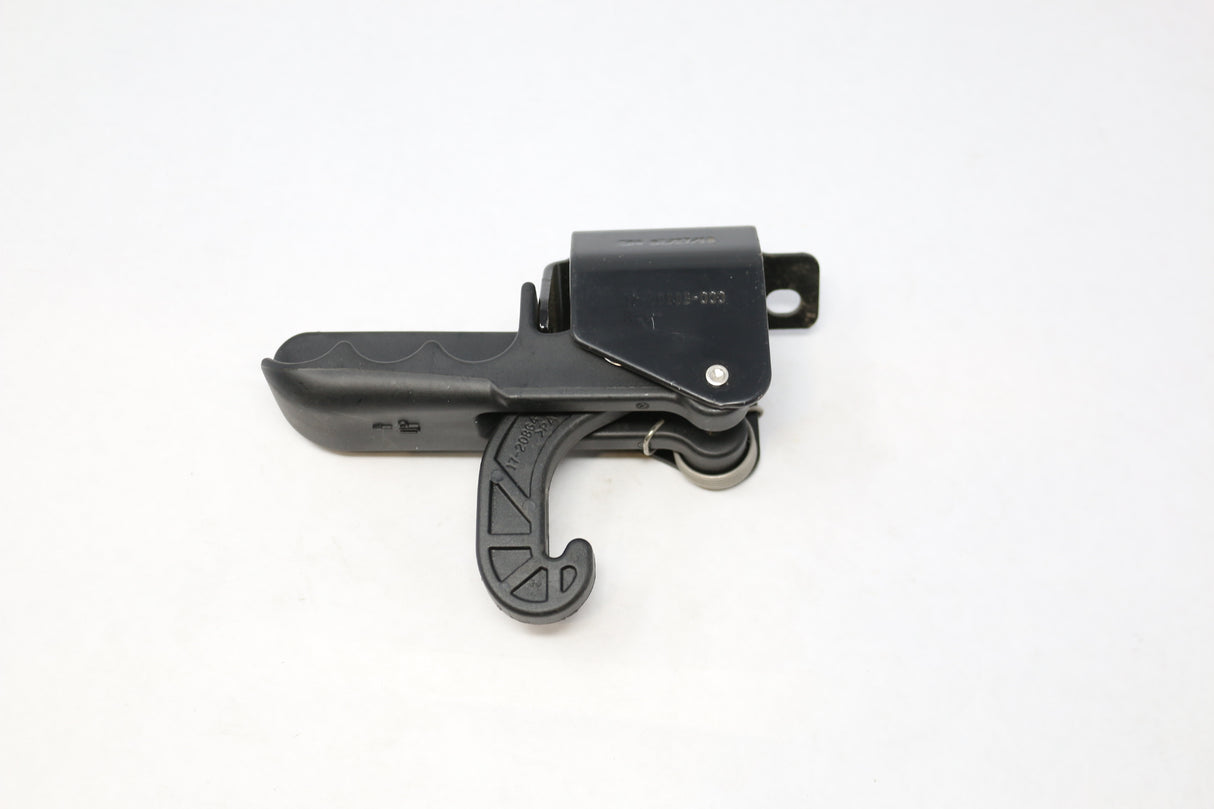 FREIGHTLINER TRUCK  - A17-20861-000 - HOOD LATCH LH