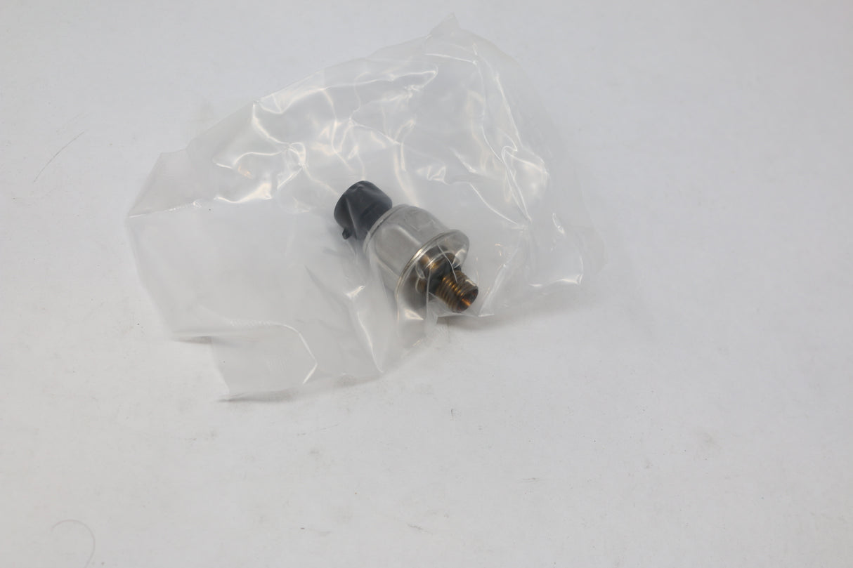 JOHN DEERE - FACTORY OVERSTOCK - AT355360 - PRESSURE SWITCH