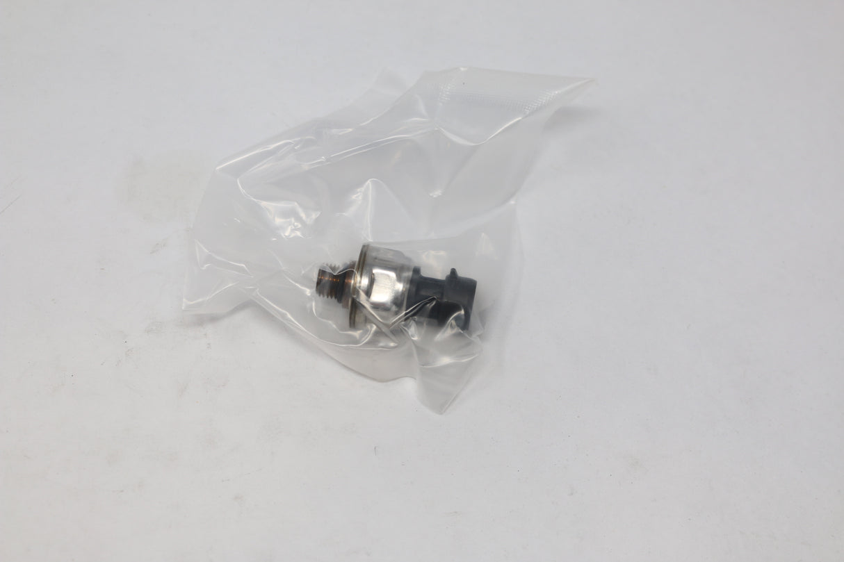 VOLVO - FACTORY OVERSTOCK - 19021397 - FUEL RAIL PRESSURE SENSOR