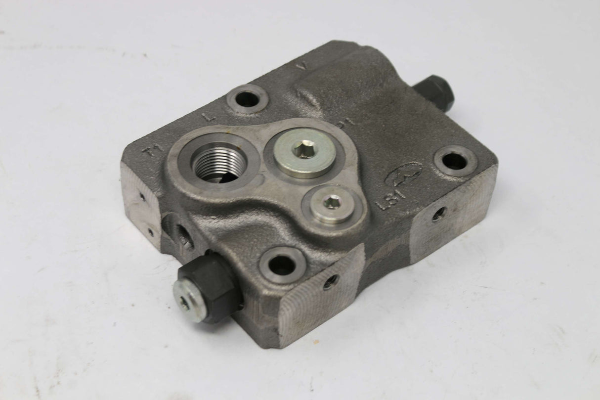 BOBCAT - 7272024 - SECTION VALVE