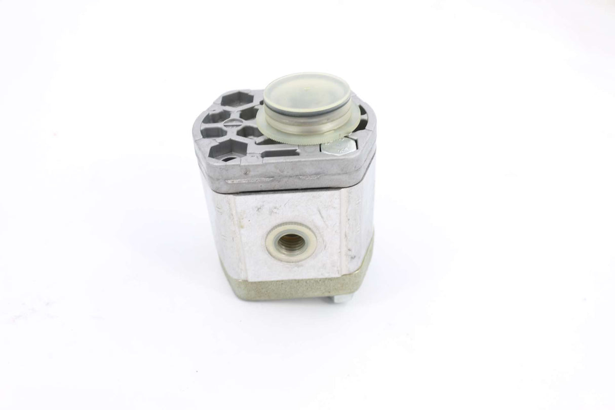 TEREX FUCHS - 5050659679 - GEAR TYPE PUMP