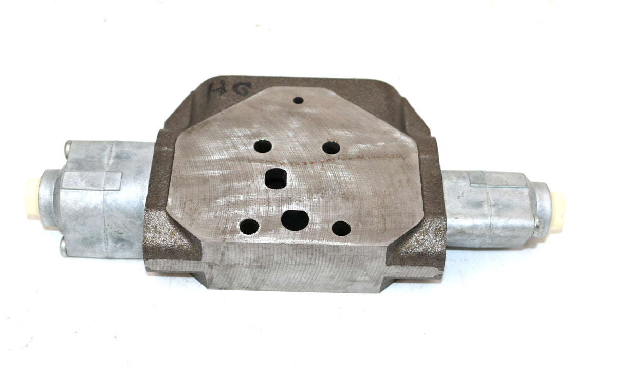 BOBCAT - 6679923 - VALVE - SECTION