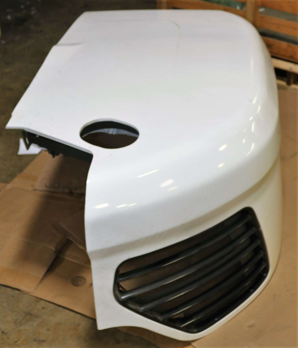BOBCAT - 7012748 - BONNET ASSEMBLY