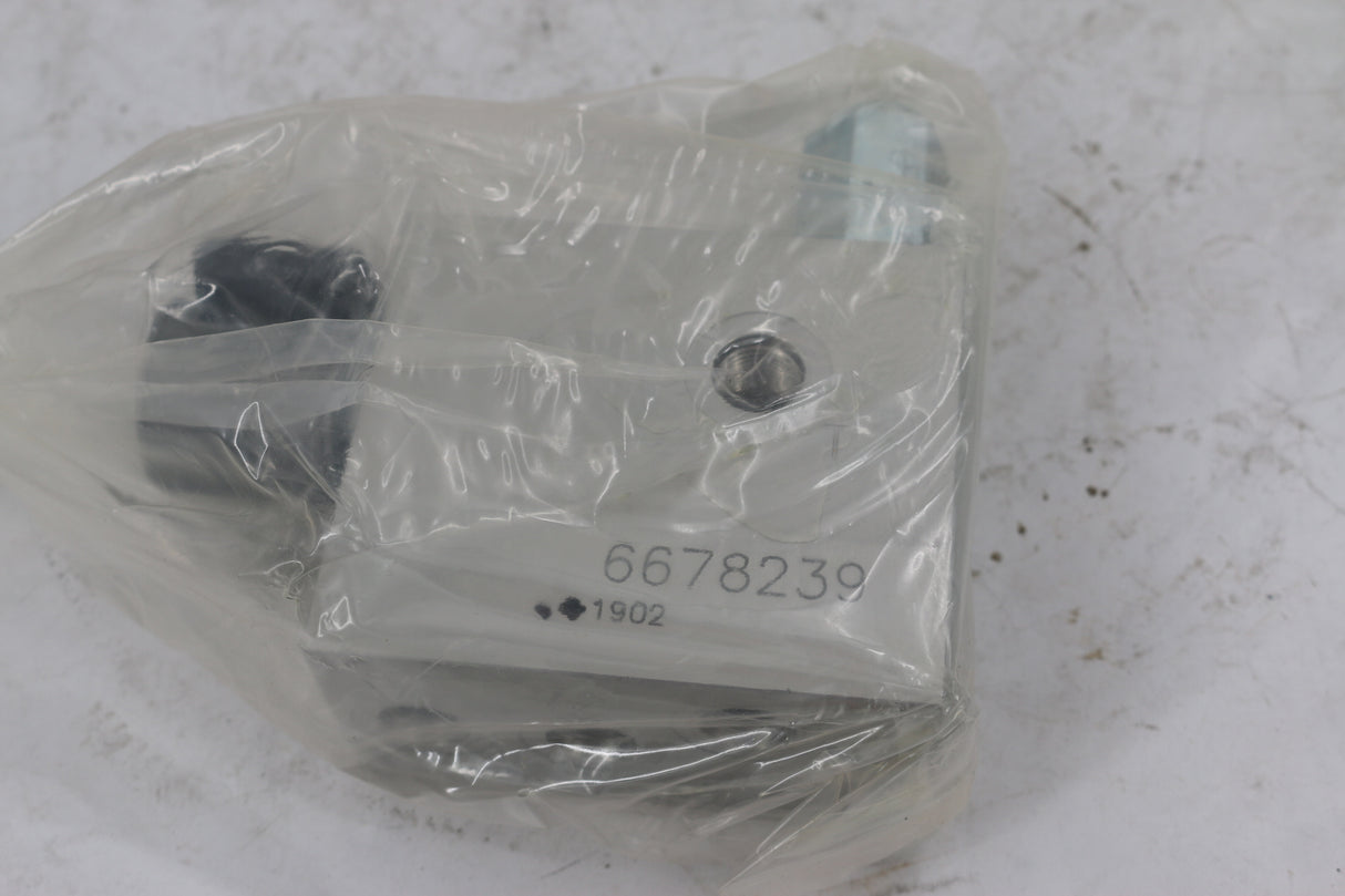 BOBCAT - 6678239 - VALVE - BRAKE