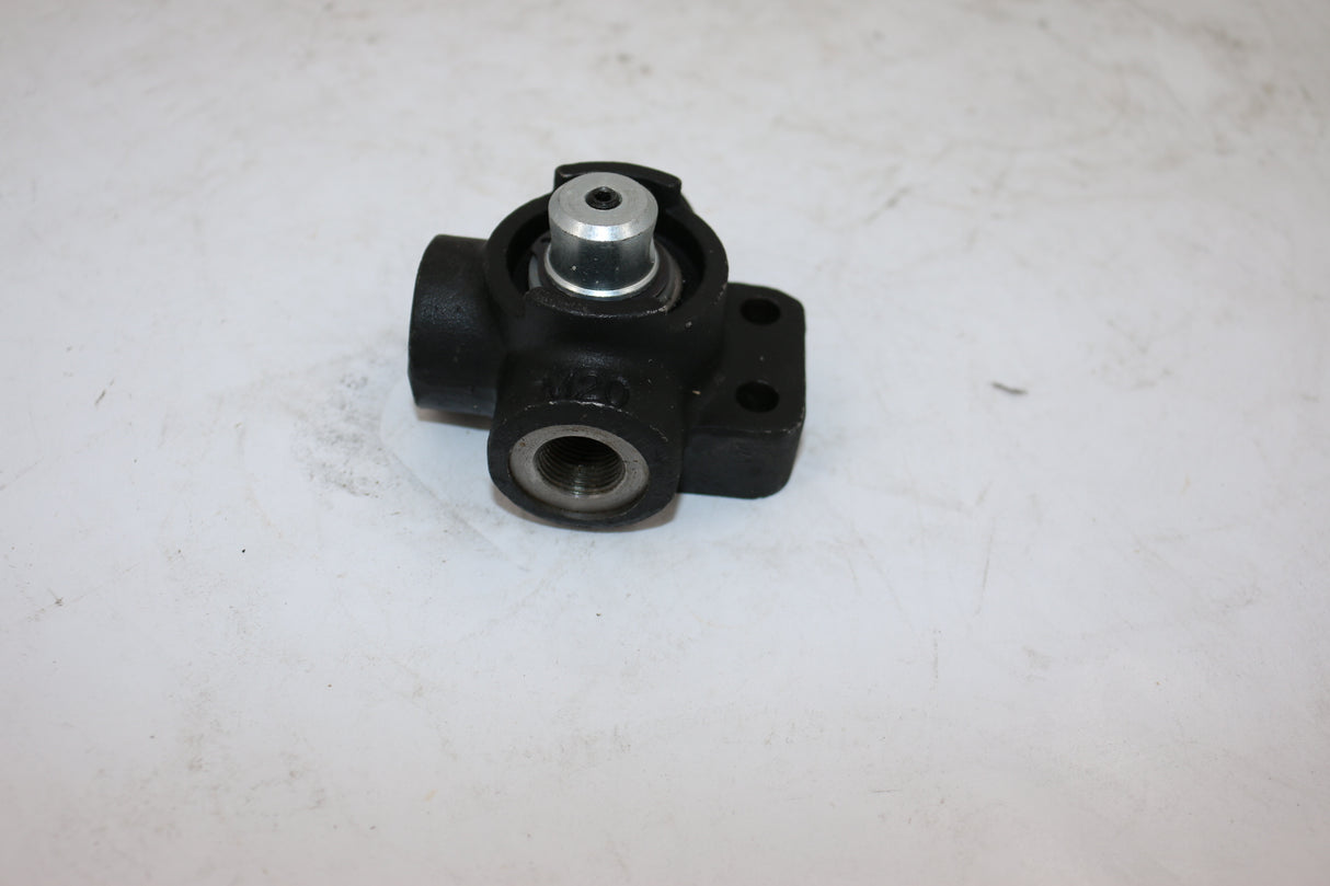 BOBCAT - 7404829 - VALVE THREE-WAY