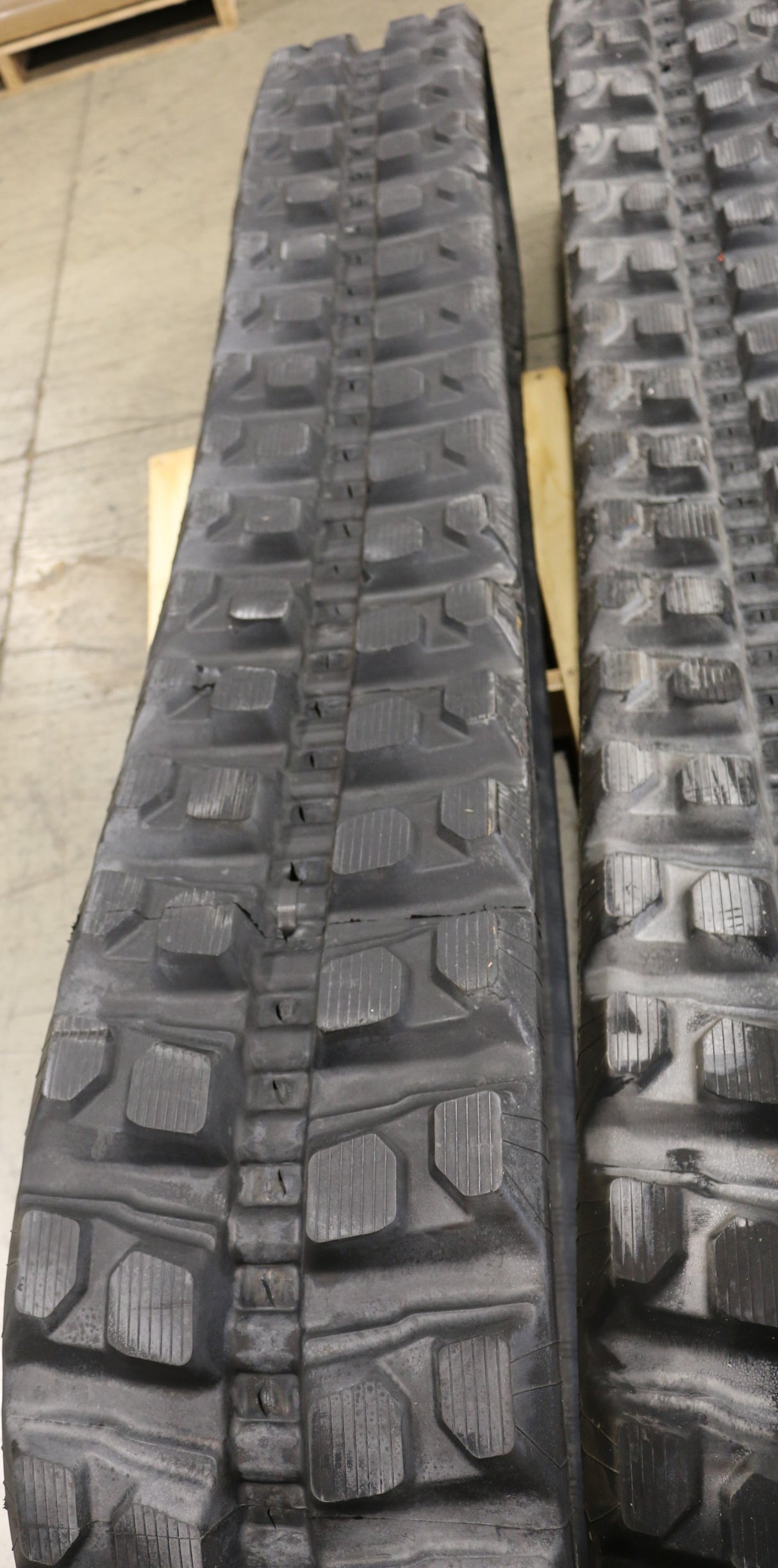 JLG - 042694C0 - TRACK - X1000