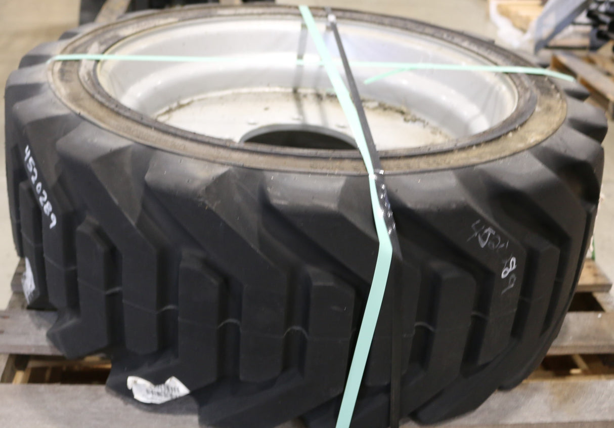 JLG - 4520289 - TIRE - ASSY. LOW PROFILE LEFT