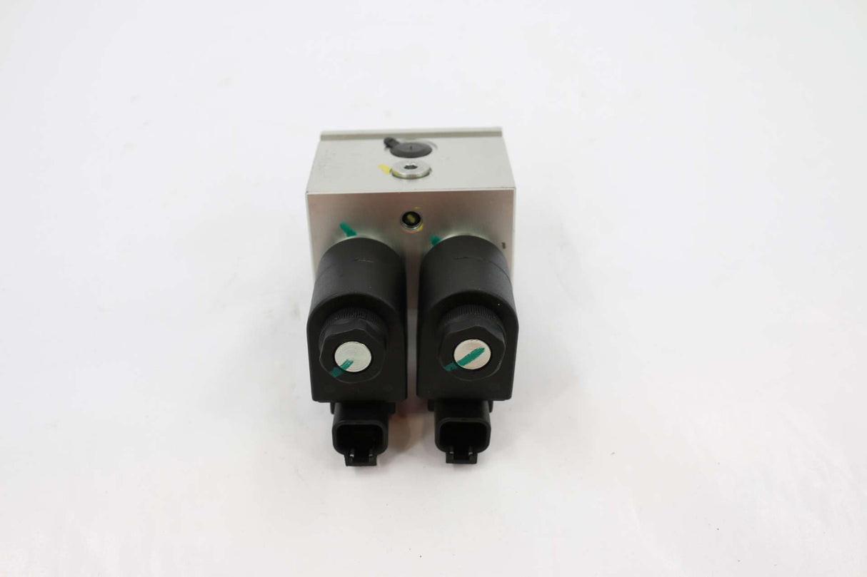 JLG - GN102030 - MANIFOLD - BRAKE/MOTOR