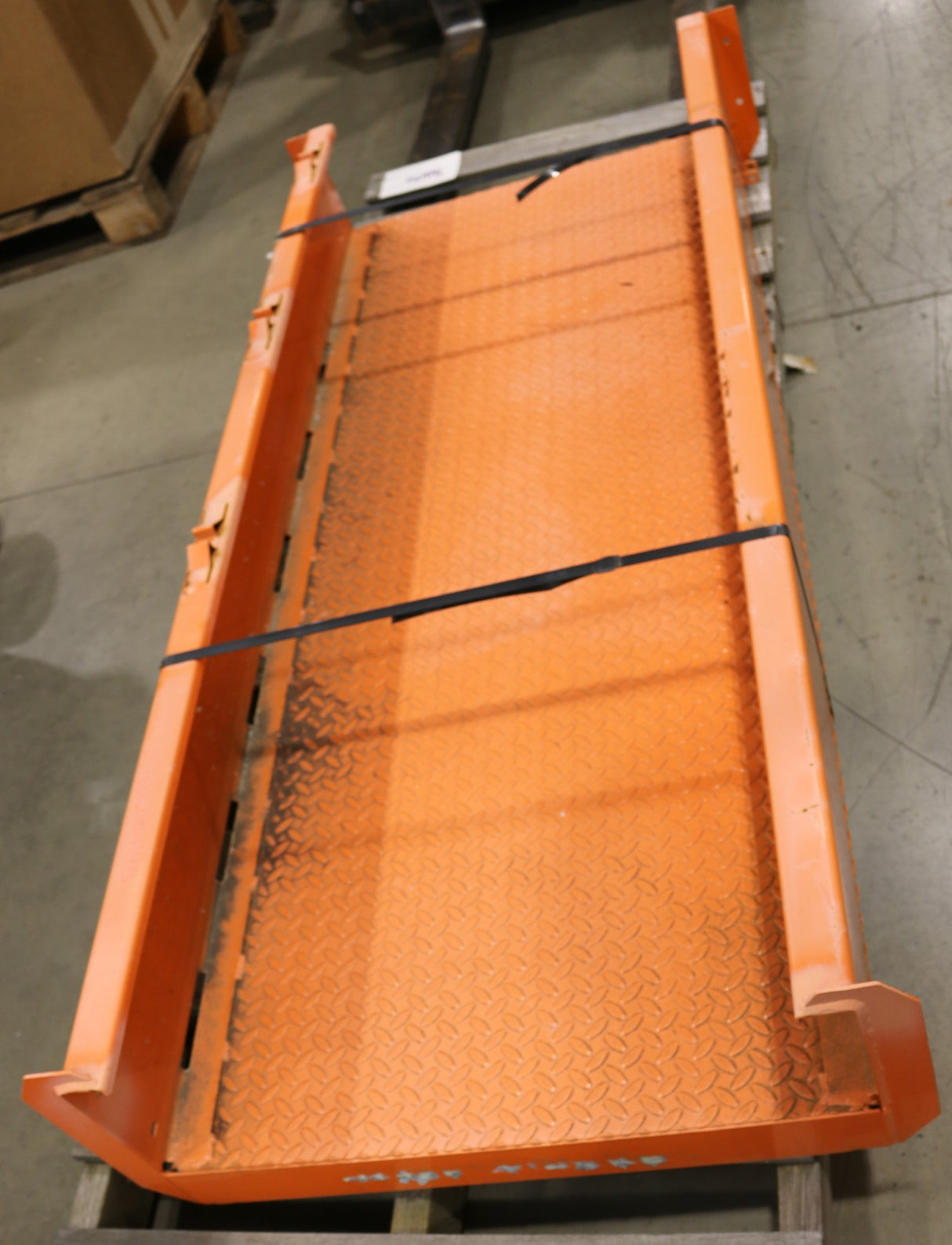 JLG - 1001205414S - PLATFORM - 1932R WELDMENT