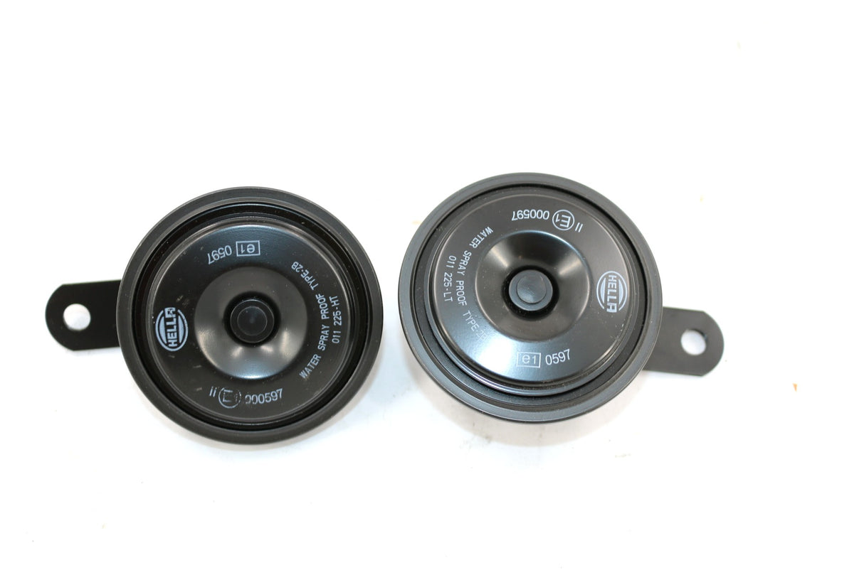 HELLA - 011225802 - HORN-KIT-BX-BLK-DISC-77MM-12V-