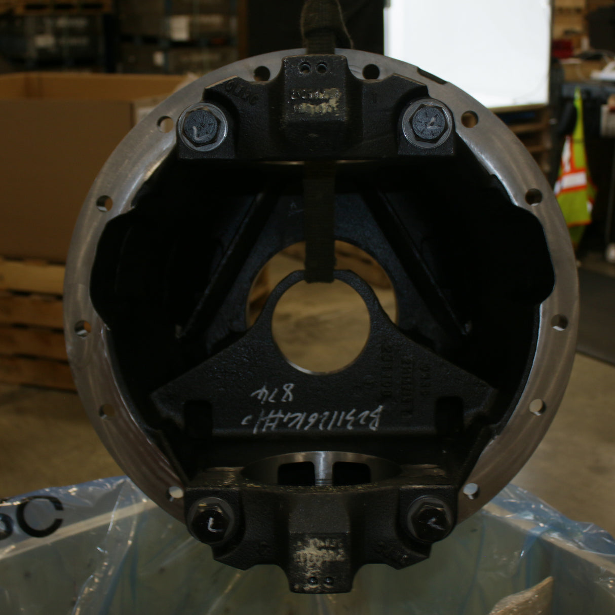 DANA SPICER - 123873 - DIFFERENTIAL CARRIER AND CAP ASSEMBLY