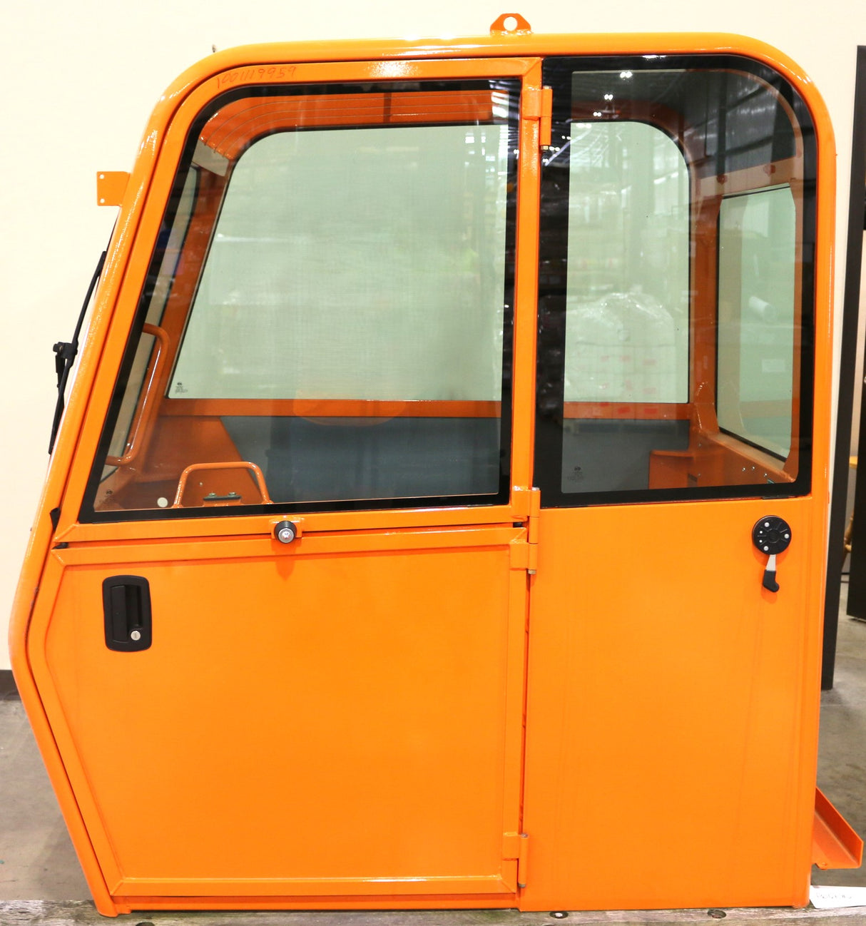 JLG - 1001119959 - CAB W/GLASS