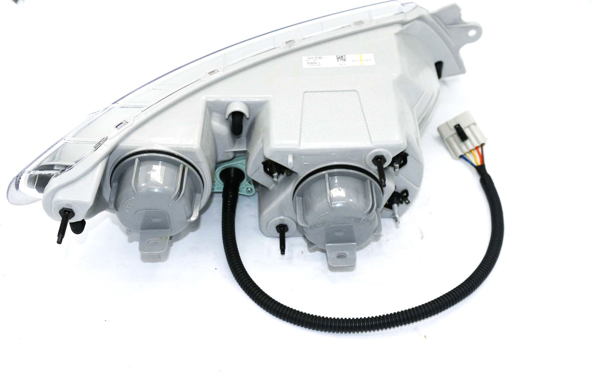 EAGLE EYES TRAFFIC IND. CO. LTD. - IN001-B021L - 2008-11 INT 4000 & 8000 SERIES HEAD LAMP