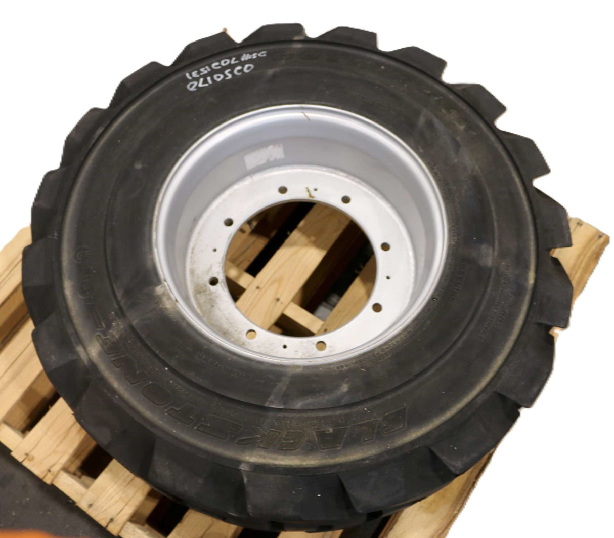 JLG - 7021531 - TIRE 14 X 17.5 FOAM FILL