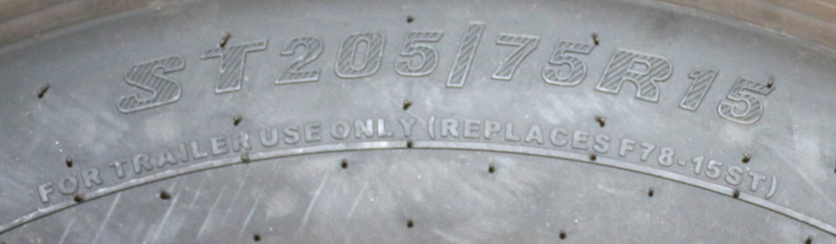 JLG - 4520139 - TIRE ST205 75R15