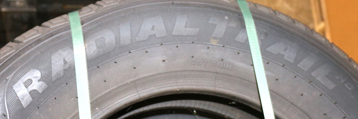 JLG - 4520139 - TIRE ST205 75R15