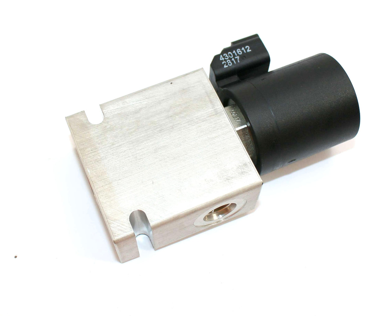 JLG - 4641334 - VALVE SOLENOID OPERATED 3-WAY
